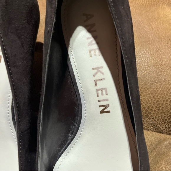 Anne Klein Womens Brown Tortoise AKMedley Suede Low Heel Pump Size 8 Career - Picture 6 of 7
